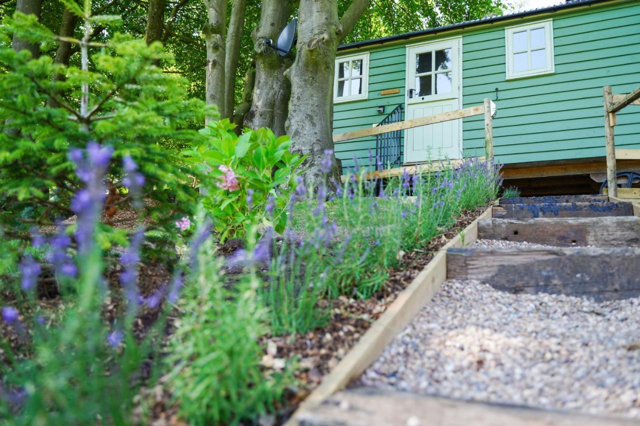 Lavender Retreat With Private Hot Tub Vendégház Upper Hulme Kültér fotó