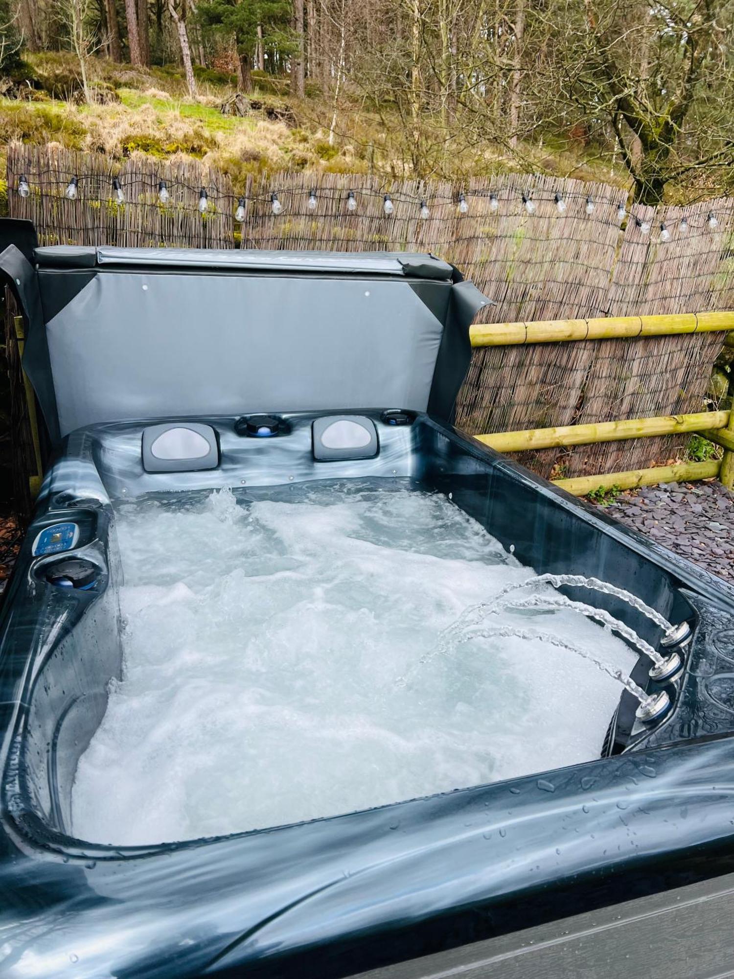 Lavender Retreat With Private Hot Tub Vendégház Upper Hulme Kültér fotó
