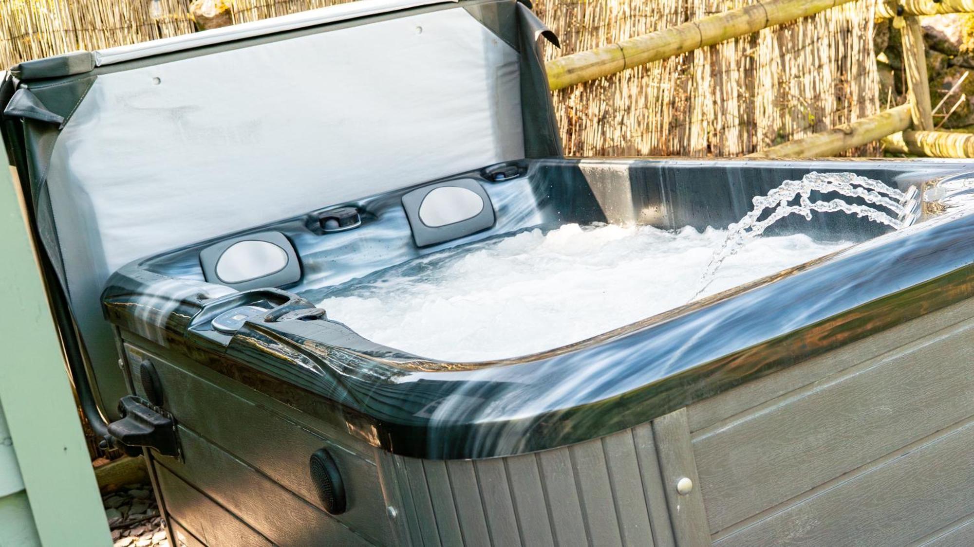 Lavender Retreat With Private Hot Tub Vendégház Upper Hulme Kültér fotó